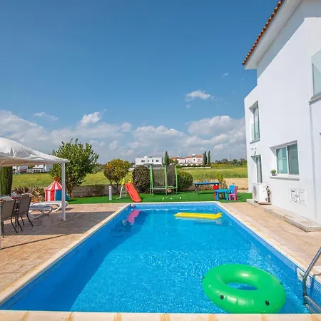 Вилла Marina Vibes 4 Bedroom *
